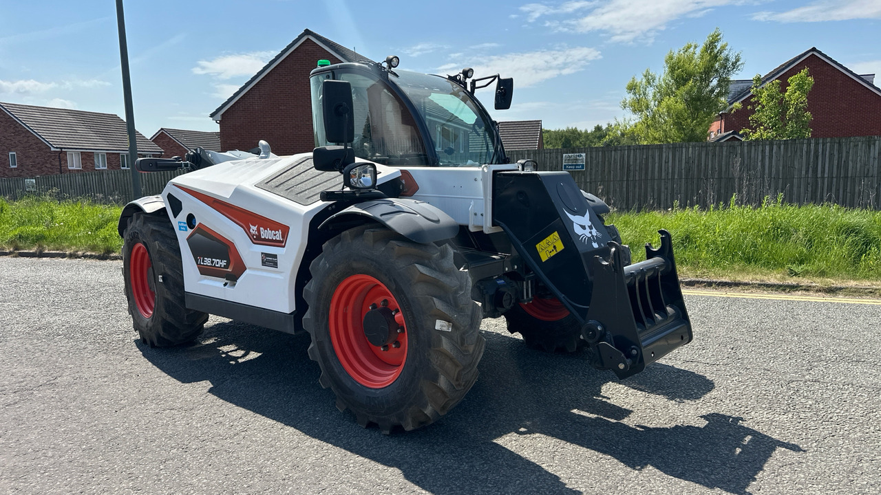 BOBCAT TL 38.70 - Telescopic handler: picture 1 BOBCAT TL 38.70 - Telescopic handler: picture 1