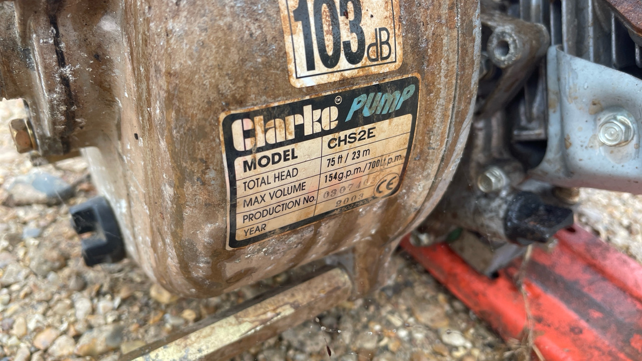 CLARKE CHS2E WATER PUMP - Construction equipment: picture 3 CLARKE CHS2E WATER PUMP - Construction equipment: picture 3