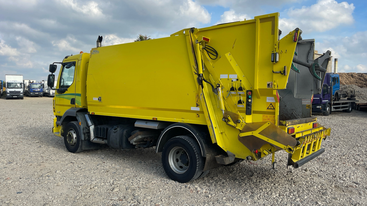 DAF LF 220 - Refuse truck: picture 3 DAF LF 220 - Refuse truck: picture 3