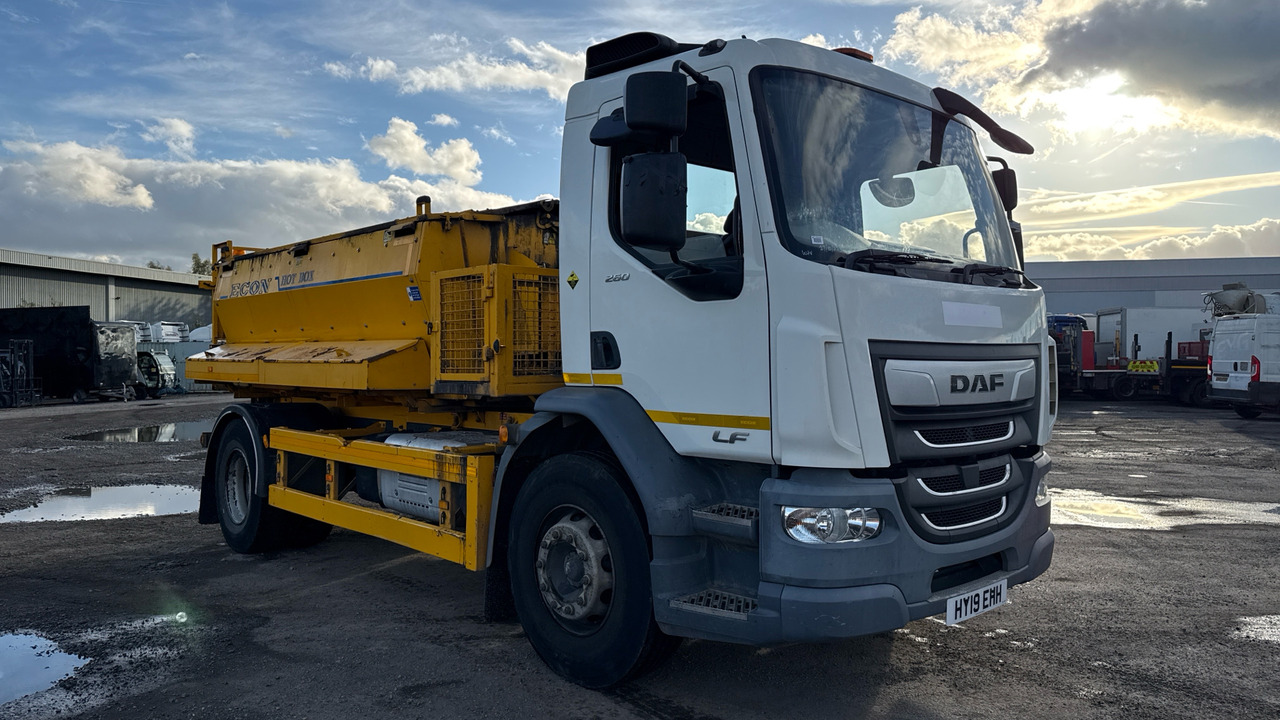 DAF LF 260 - Asphalt machine: picture 1 DAF LF 260 - Asphalt machine: picture 1