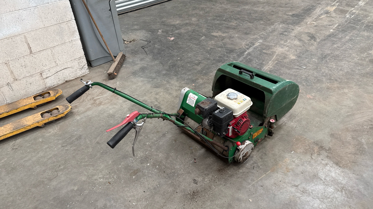 DENNIS FT510 PEDESTRIAN CYLINDER MOWER WITH 5K UNIT AND GRASS BOX - Construction equipment: picture 1 DENNIS FT510 PEDESTRIAN CYLINDER MOWER WITH 5K UNIT AND GRASS BOX - Construction equipment: picture 1