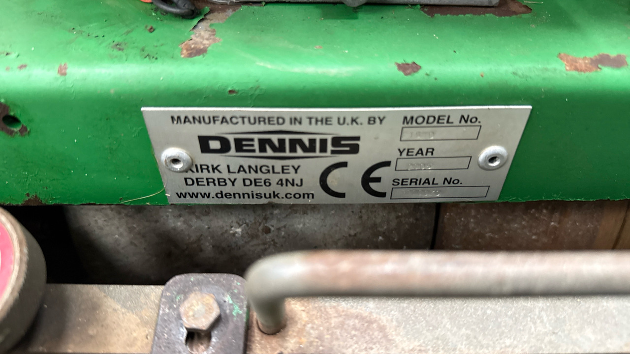 DENNIS FT510 PEDESTRIAN CYLINDER MOWER WITH 5K UNIT AND GRASS BOX - Construction equipment: picture 5 DENNIS FT510 PEDESTRIAN CYLINDER MOWER WITH 5K UNIT AND GRASS BOX - Construction equipment: picture 5