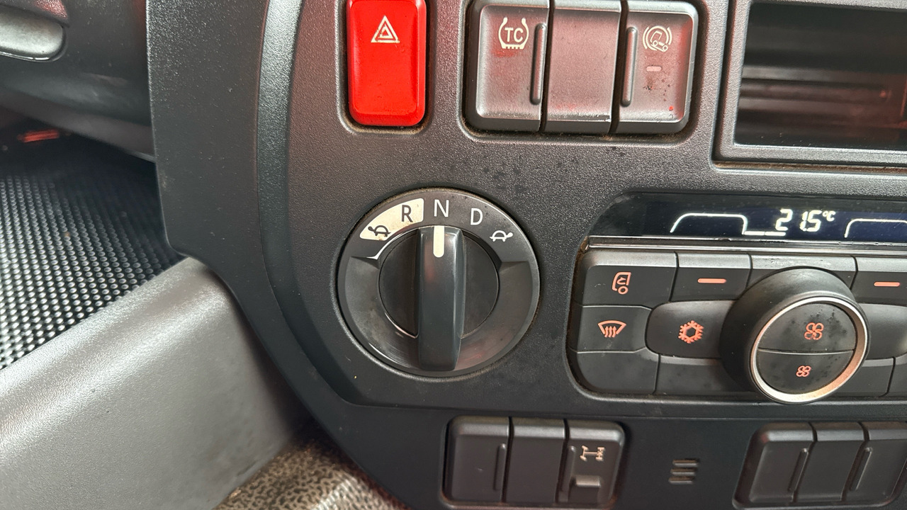 Curtain side truck Daf CF 230: picture 10 Curtain side truck Daf CF 230: picture 10