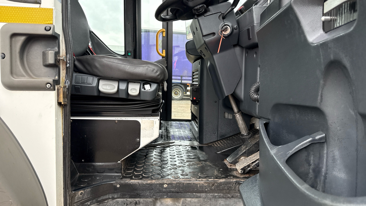 Dennis Elite 6 - Refuse truck: picture 5 Dennis Elite 6 - Refuse truck: picture 5