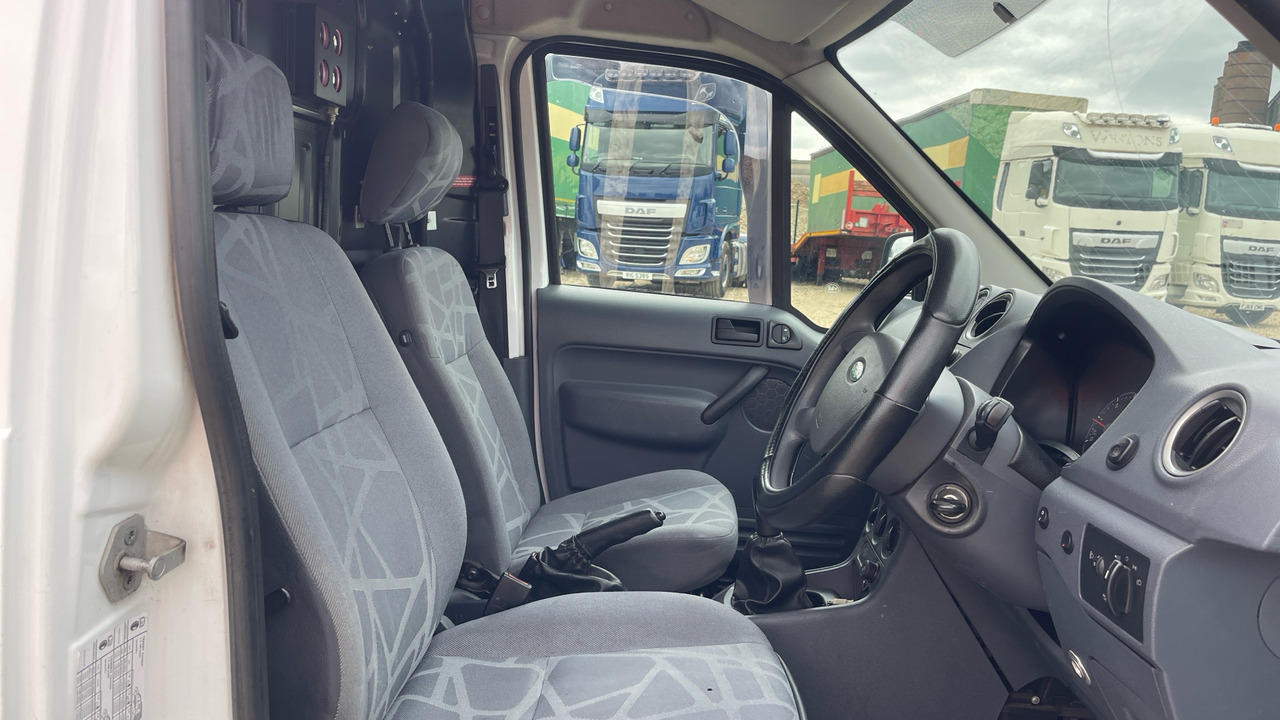 FORD TRANSIT CONNECT 220 1.8 TDCi 75ps - Small van: picture 5 FORD TRANSIT CONNECT 220 1.8 TDCi 75ps - Small van: picture 5