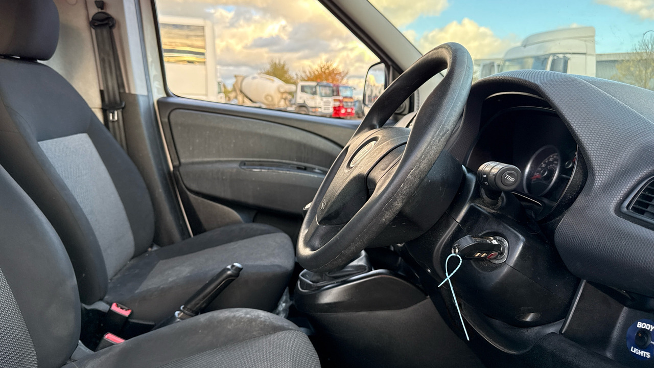 Fiat Doblo Work Up II 1.6 MULTIJET 16V - Open body delivery van: picture 5 Fiat Doblo Work Up II 1.6 MULTIJET 16V - Open body delivery van: picture 5