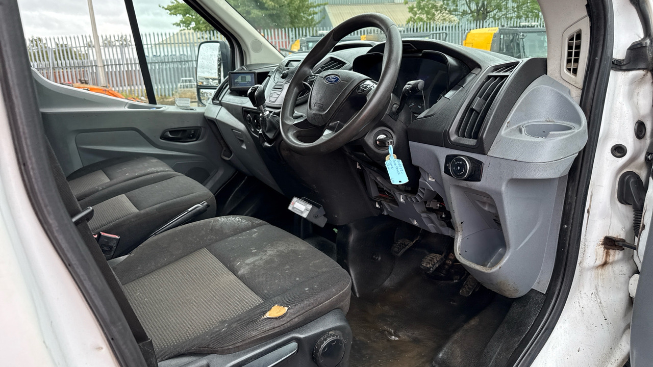 Ford Transit 350 2.0 TDCi 130ps Double Cab Chassis - Tipper van: picture 5 Ford Transit 350 2.0 TDCi 130ps Double Cab Chassis - Tipper van: picture 5