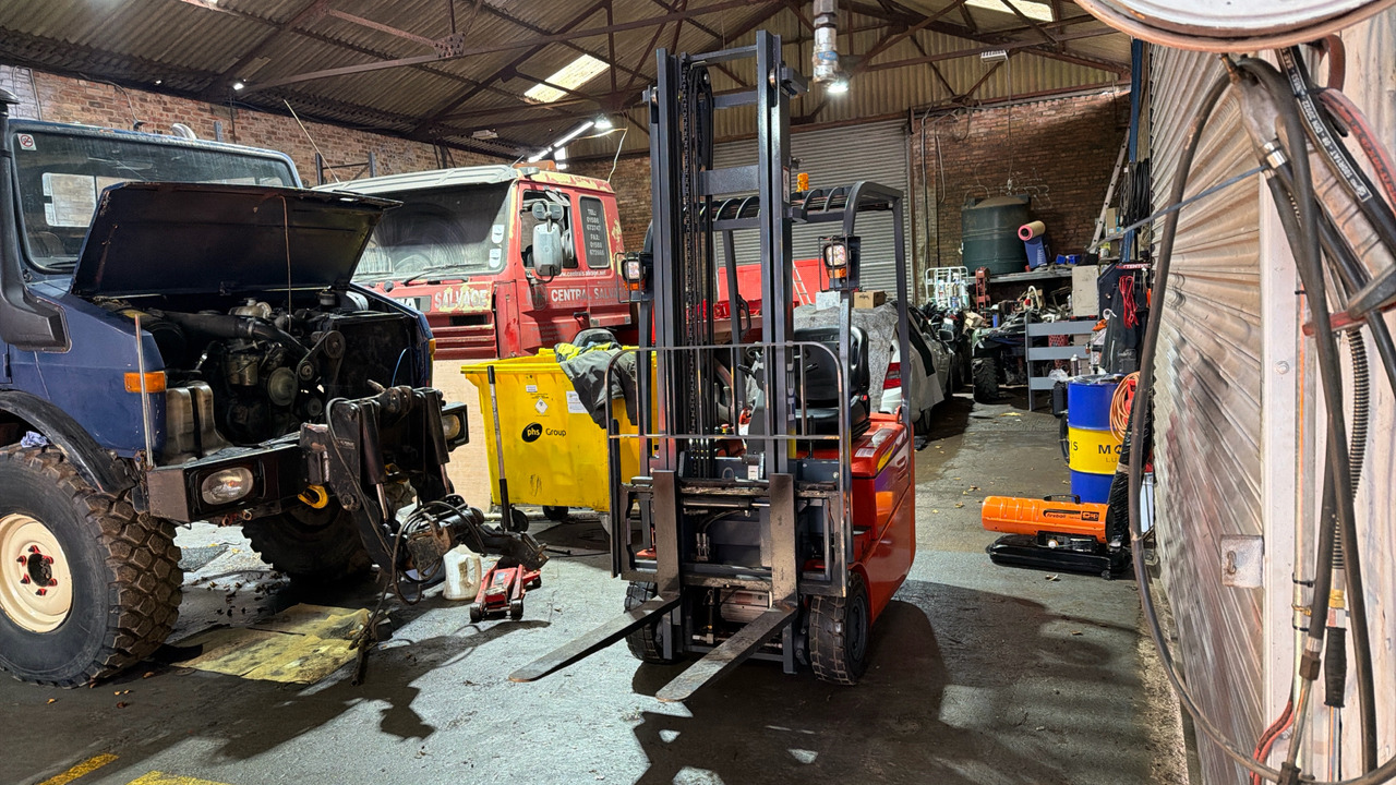 HELI FB315 - Electric forklift: picture 2 HELI FB315 - Electric forklift: picture 2