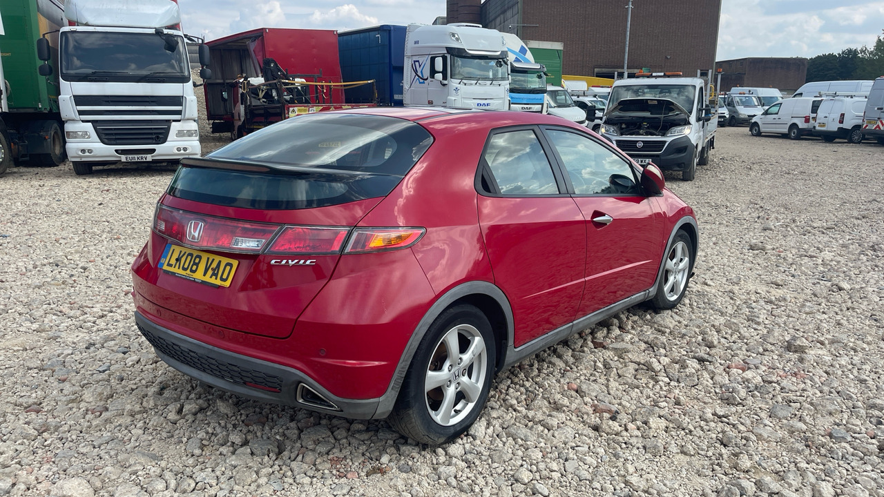 HONDA CIVIC 1.8 I-VTEC - Hatchback: picture 4 HONDA CIVIC 1.8 I-VTEC - Hatchback: picture 4