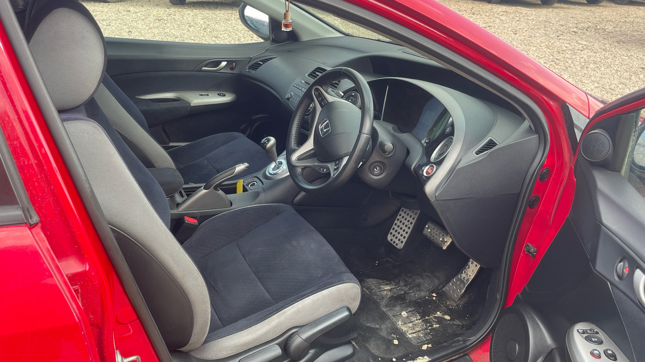 HONDA CIVIC 1.8 I-VTEC - Hatchback: picture 5 HONDA CIVIC 1.8 I-VTEC - Hatchback: picture 5