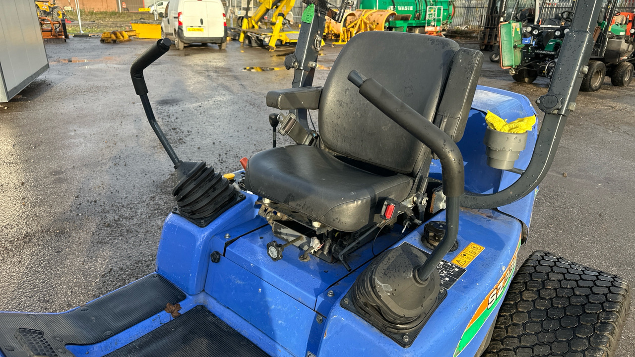 ISEKI SZ330 - Lawn mower: picture 5 ISEKI SZ330 - Lawn mower: picture 5