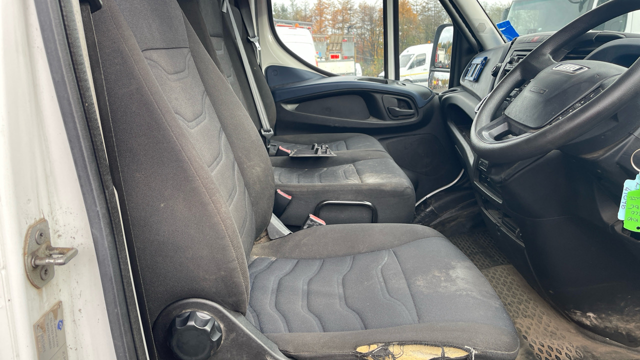 IVECO DAILY 70C18 - Curtain side van: picture 5 IVECO DAILY 70C18 - Curtain side van: picture 5