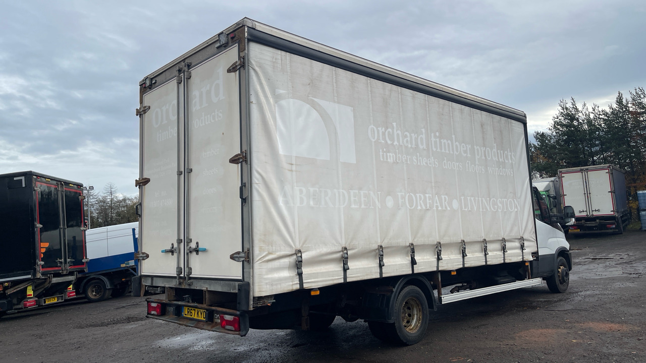 IVECO DAILY 70C18 - Curtain side van: picture 4 IVECO DAILY 70C18 - Curtain side van: picture 4