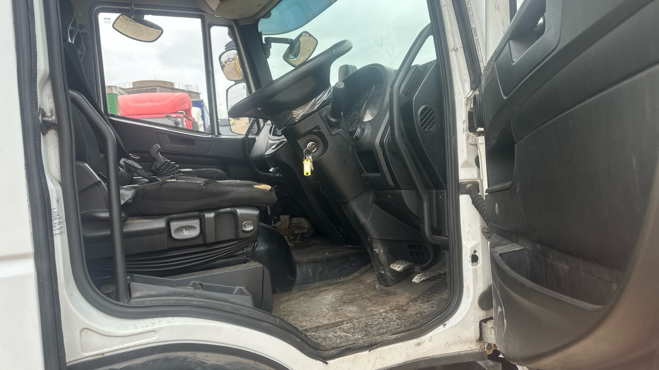 IVECO EUROCARGO 100-190 - Tow truck: picture 5 IVECO EUROCARGO 100-190 - Tow truck: picture 5