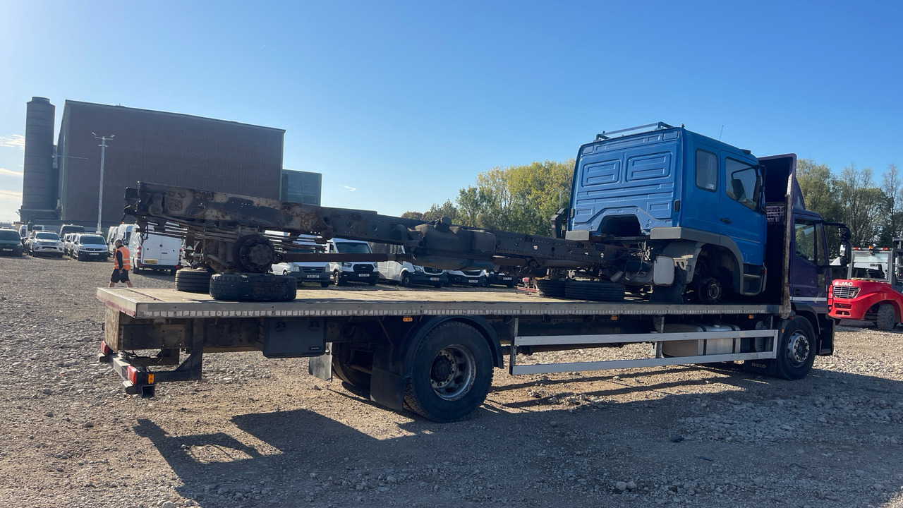 IVECO EUROCARGO  180E - Dropside/ Flatbed truck: picture 4 IVECO EUROCARGO  180E - Dropside/ Flatbed truck: picture 4