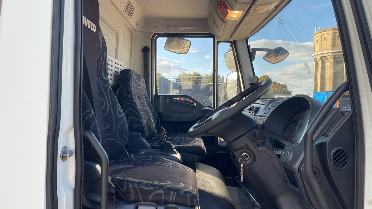 Iveco Eurocargo 75E16 - Box truck: picture 5 Iveco Eurocargo 75E16 - Box truck: picture 5