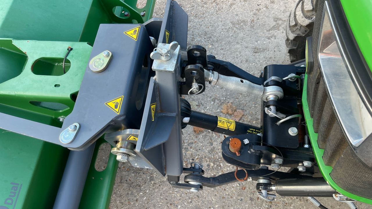 Farm tractor JOHN DEERE 2038R: picture 13 Farm tractor JOHN DEERE 2038R: picture 13