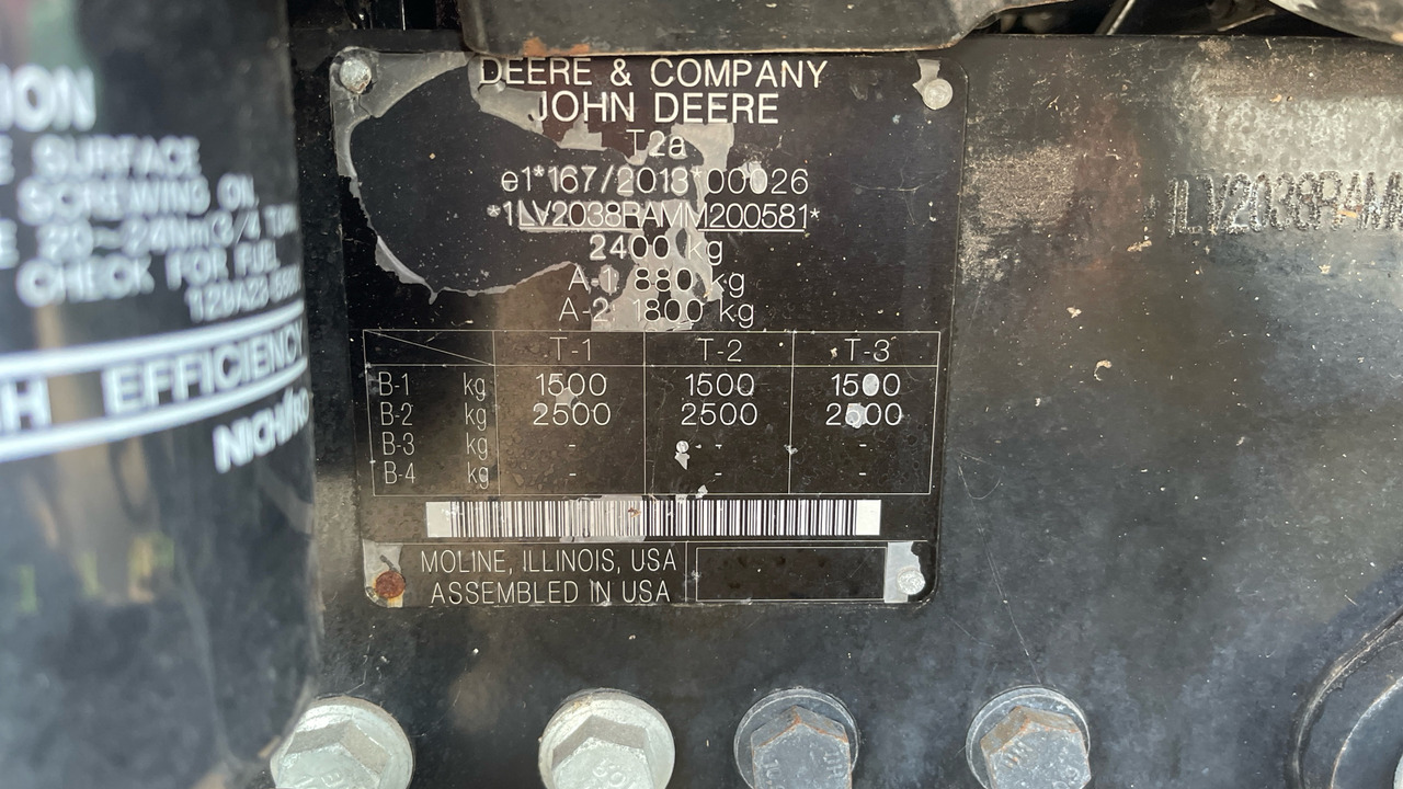 Farm tractor JOHN DEERE 2038R: picture 12 Farm tractor JOHN DEERE 2038R: picture 12