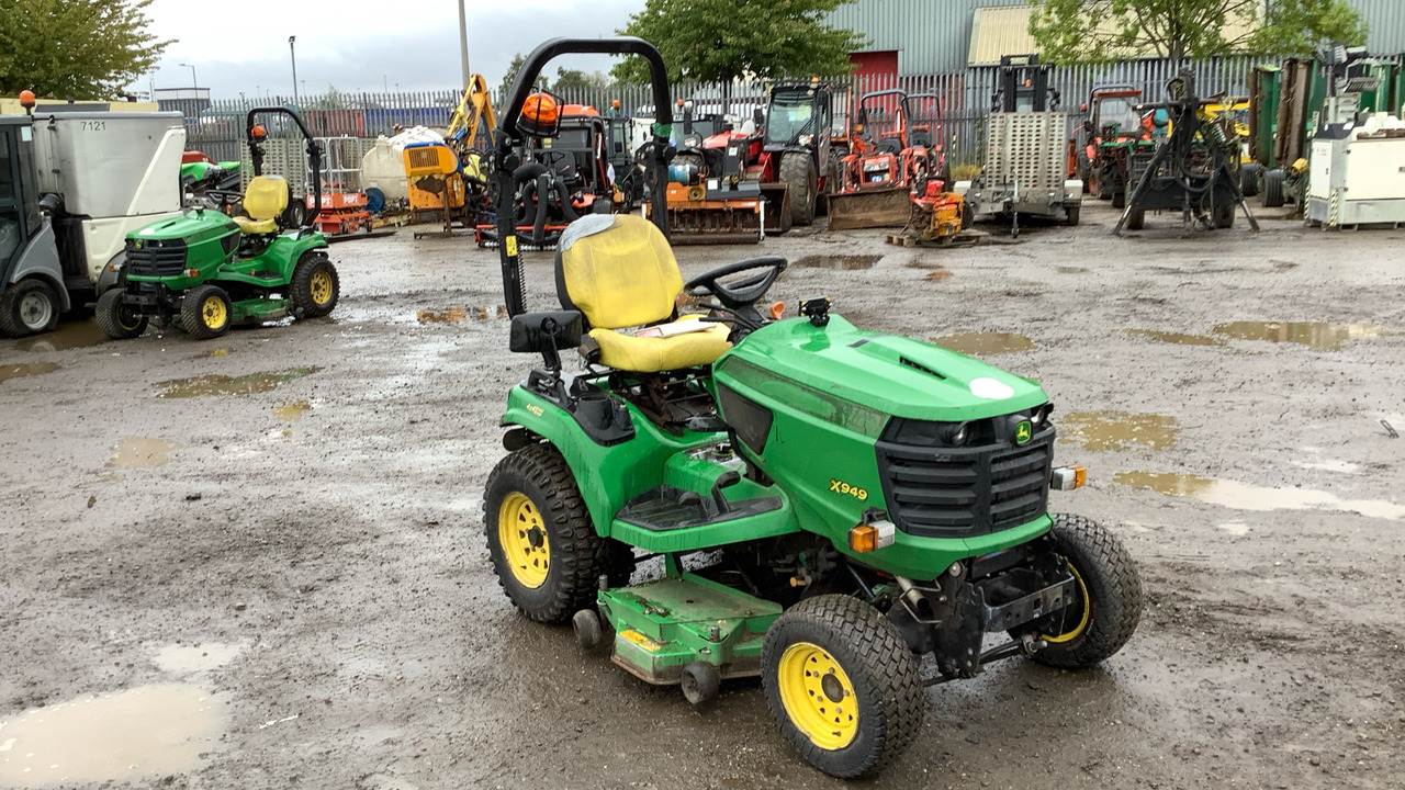 JOHN DEERE X949 - Lawn mower: picture 1 JOHN DEERE X949 - Lawn mower: picture 1