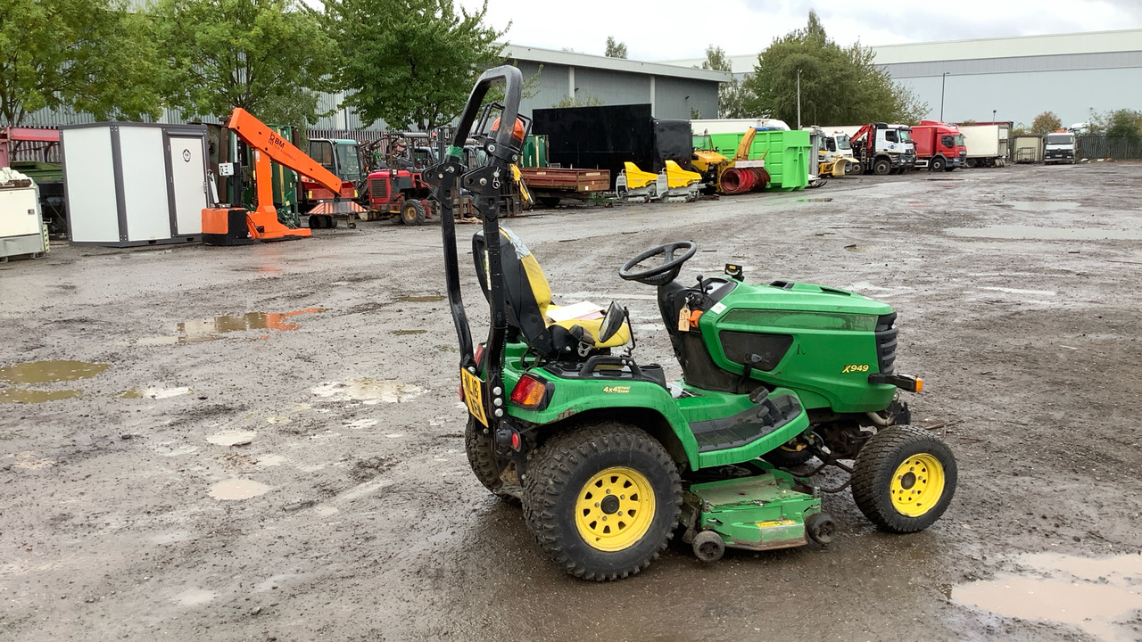 JOHN DEERE X949 - Lawn mower: picture 4 JOHN DEERE X949 - Lawn mower: picture 4
