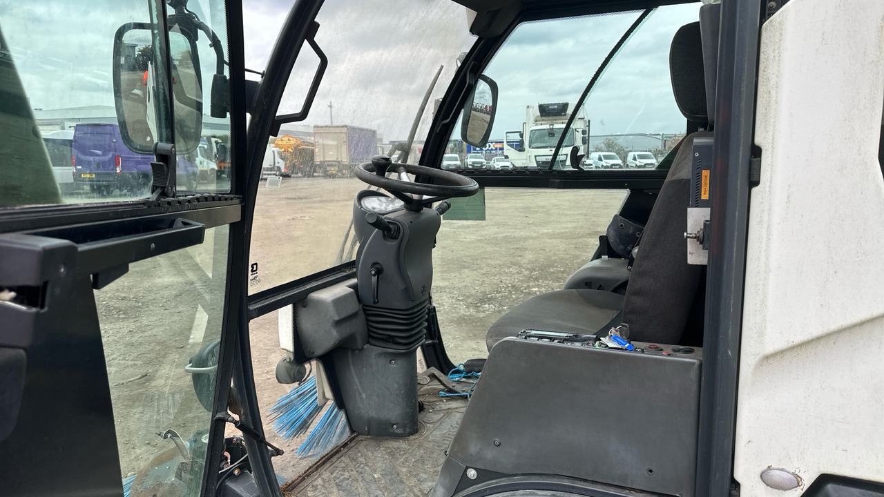 Road sweeper JOHNSTON C101: picture 6