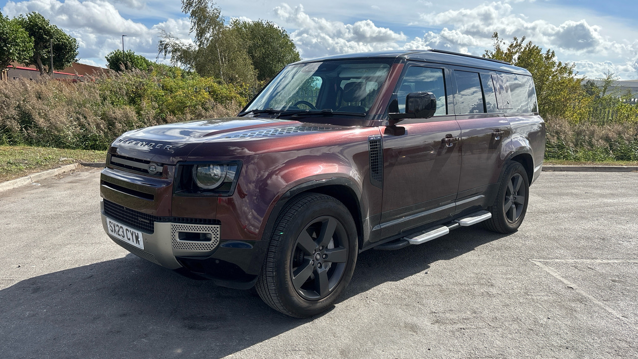 LAND ROVER DEFENDER 3.0 D300 X-Dynamic HSE 130 - SUV: picture 2 LAND ROVER DEFENDER 3.0 D300 X-Dynamic HSE 130 - SUV: picture 2