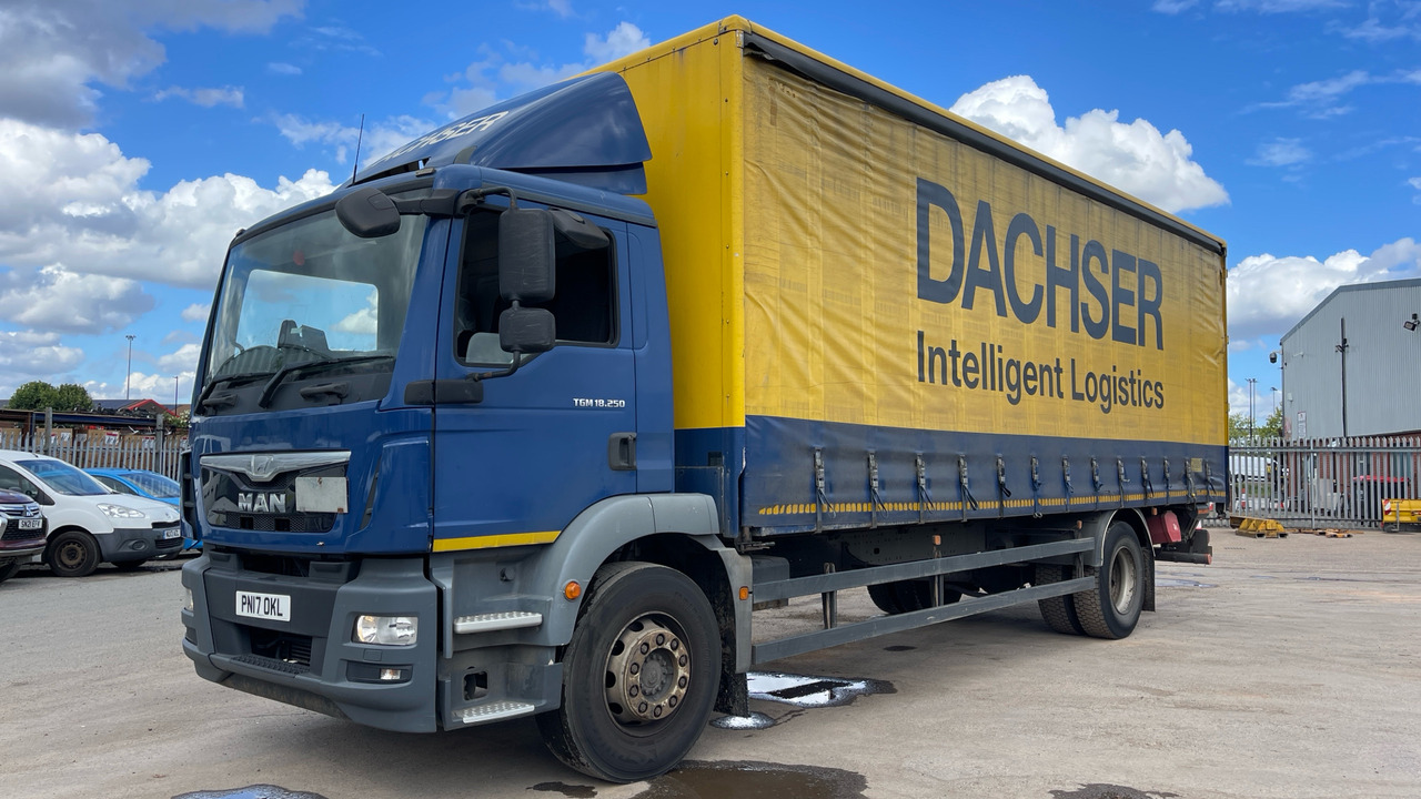 MAN TG-M 18.250 - Curtain side truck: picture 2 MAN TG-M 18.250 - Curtain side truck: picture 2