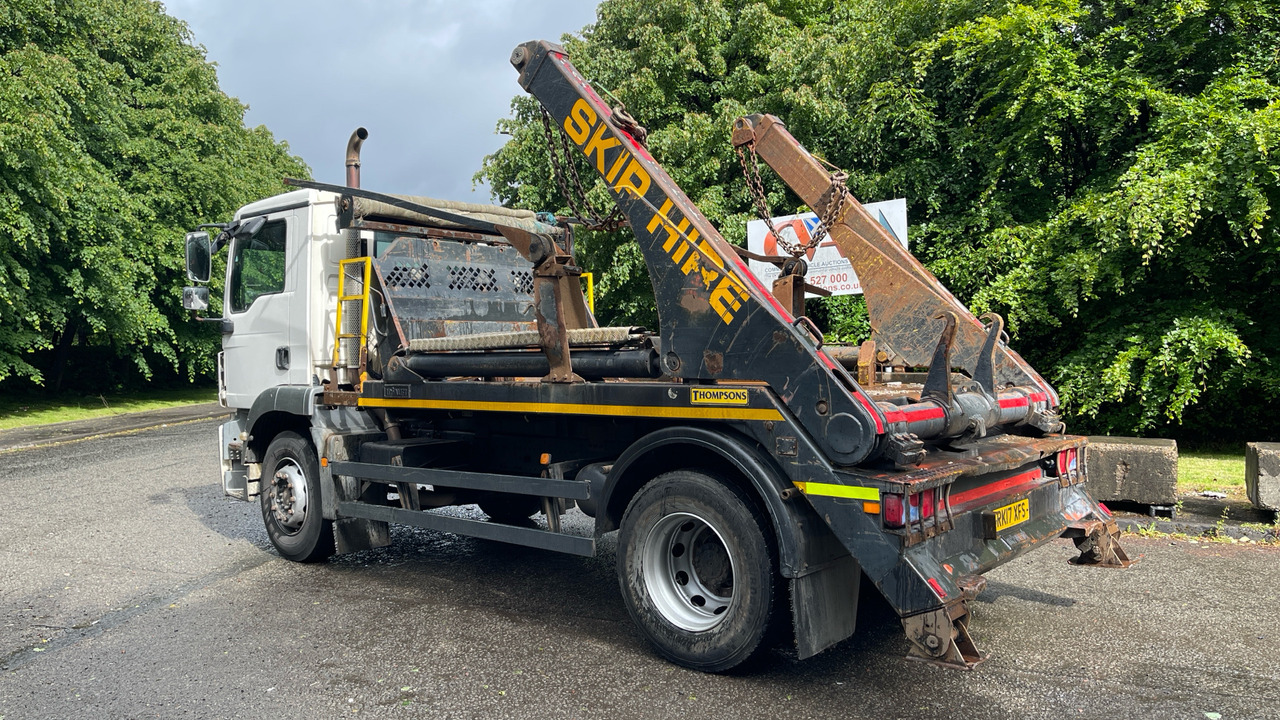 MAN TG-M 18.250 - Skip loader truck: picture 3 MAN TG-M 18.250 - Skip loader truck: picture 3
