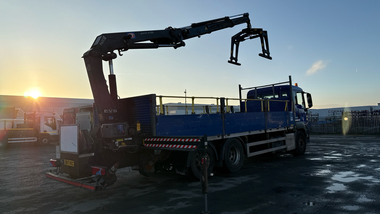 MAN TGS 26.360 - Dropside/ Flatbed truck, Crane truck: picture 4 MAN TGS 26.360 - Dropside/ Flatbed truck, Crane truck: picture 4