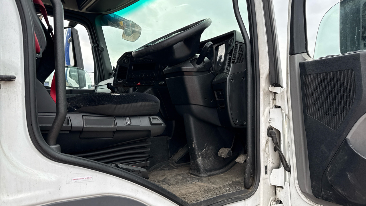 MERCEDES-BENZ ANTOS 1824 - Curtain side truck: picture 5 MERCEDES-BENZ ANTOS 1824 - Curtain side truck: picture 5