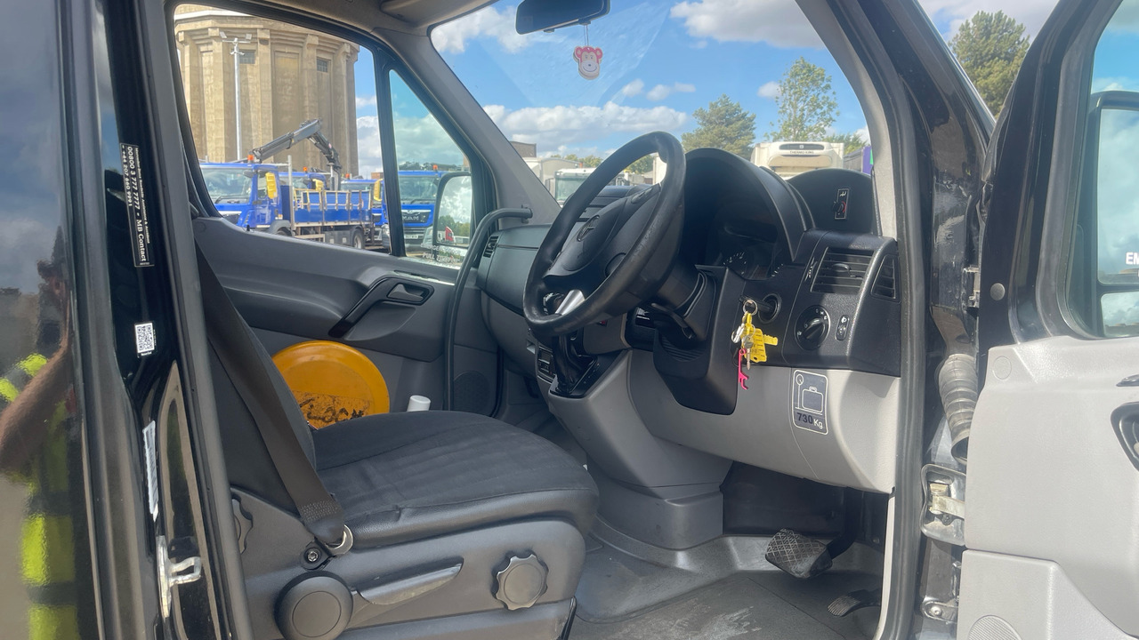 MERCEDES-BENZ SPRINTER TRANSFER 35 - Minibus, People carrier: picture 5 MERCEDES-BENZ SPRINTER TRANSFER 35 - Minibus, People carrier: picture 5