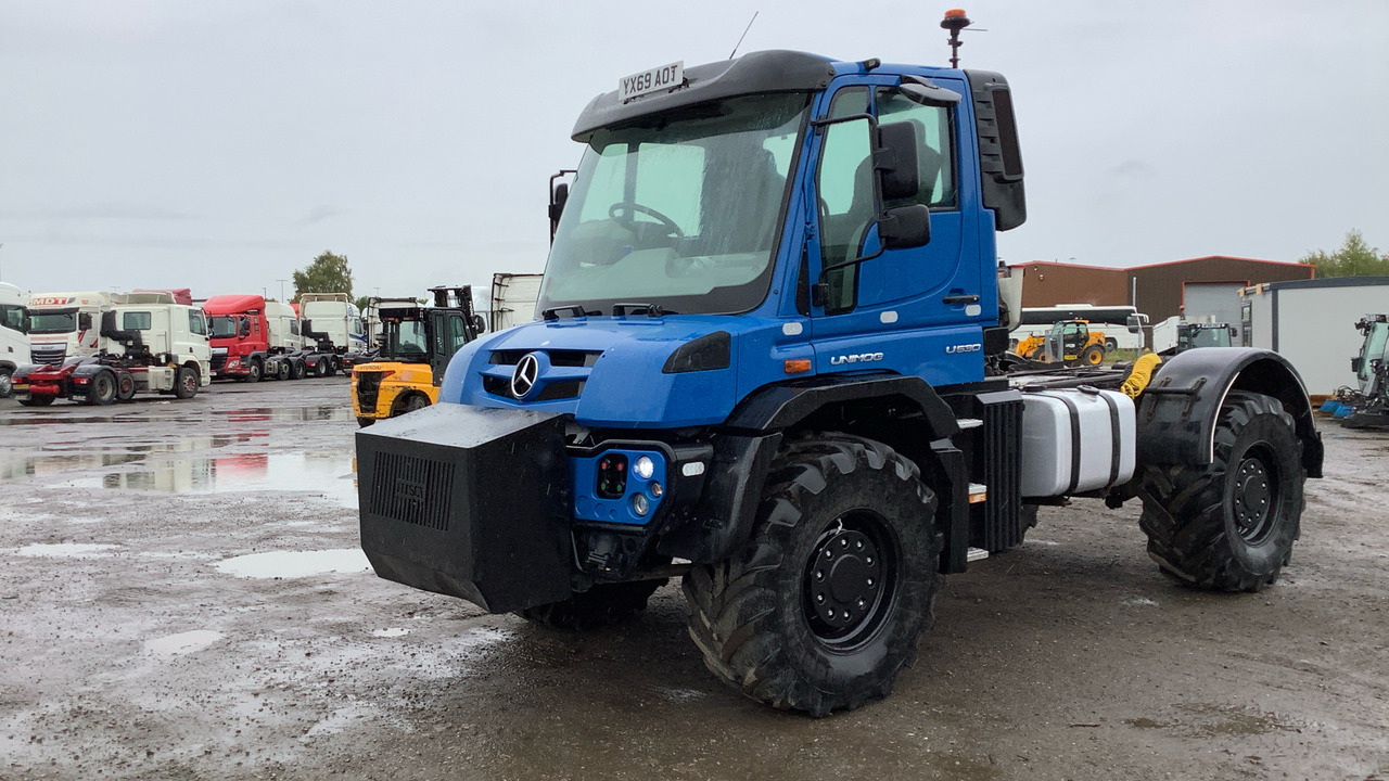 MERCEDES-BENZ UNIMOG U530 - Farm tractor: picture 2 MERCEDES-BENZ UNIMOG U530 - Farm tractor: picture 2