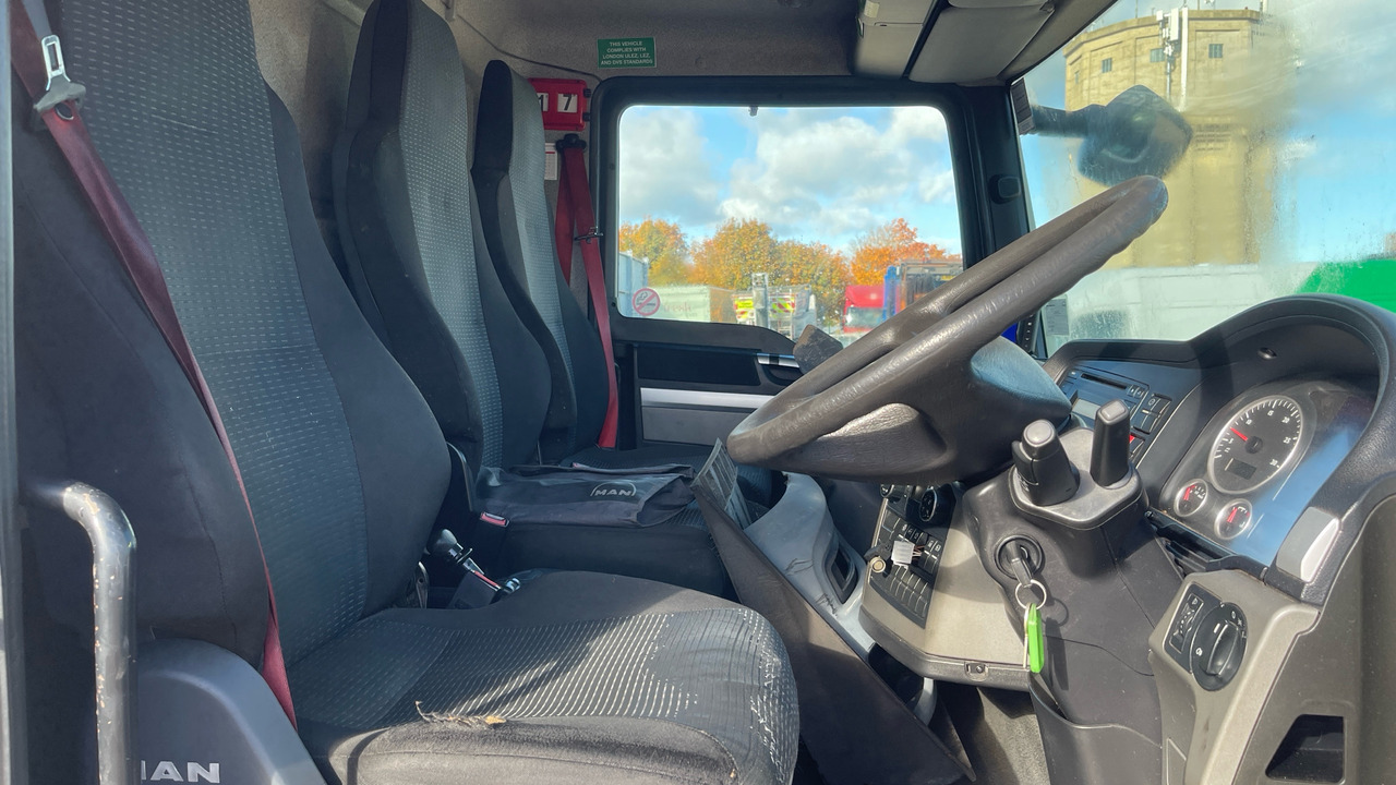 Man TGL 12.180 - Box truck: picture 5 Man TGL 12.180 - Box truck: picture 5