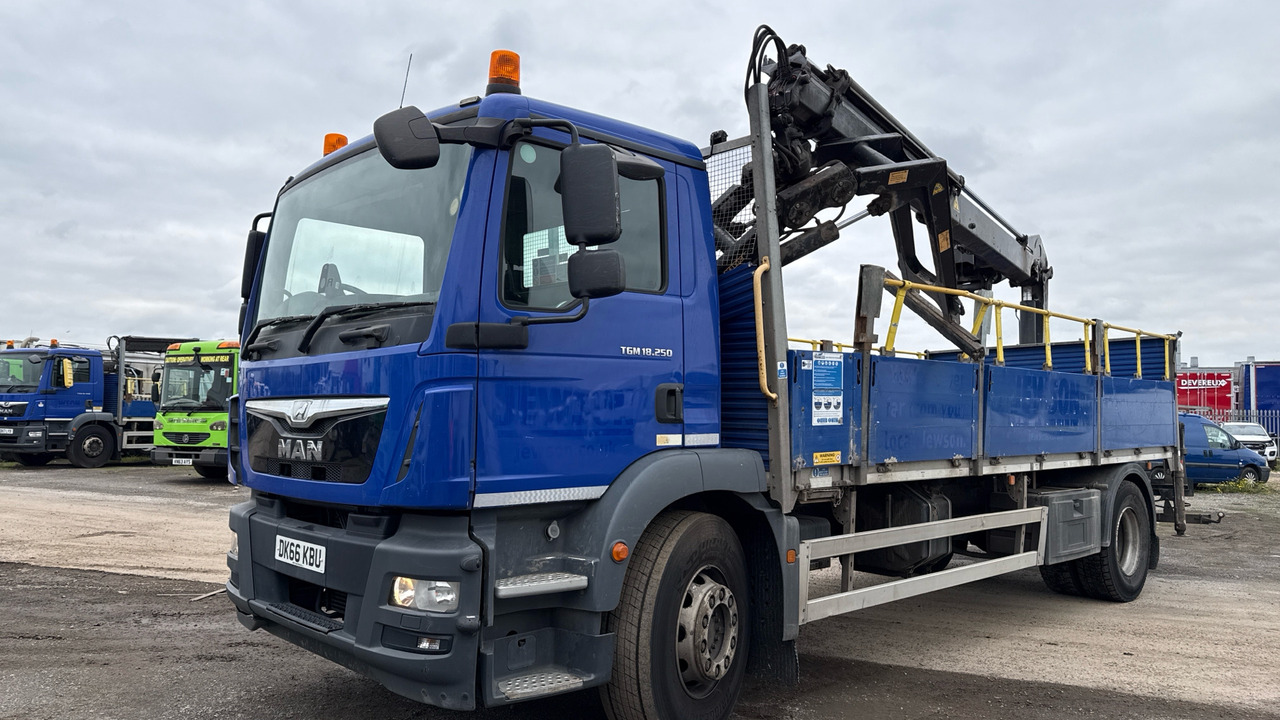 Man TGM 18.250 - Dropside/ Flatbed truck, Crane truck: picture 2 Man TGM 18.250 - Dropside/ Flatbed truck, Crane truck: picture 2