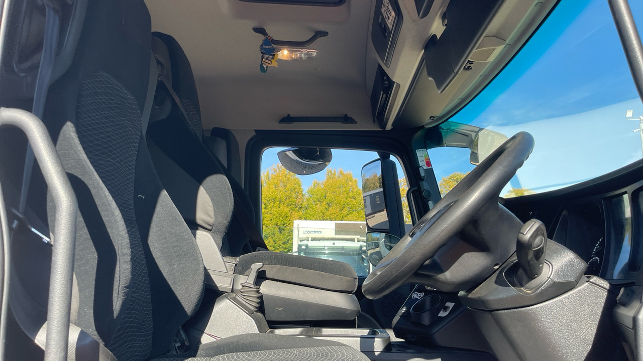 Mercedes-Benz Antos - Curtain side truck: picture 5 Mercedes-Benz Antos - Curtain side truck: picture 5