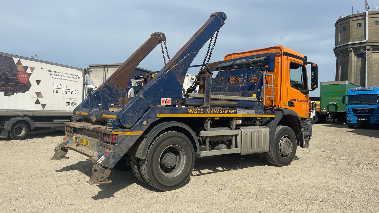 Mercedes-Benz Arocs 1824 - Skip loader truck: picture 4 Mercedes-Benz Arocs 1824 - Skip loader truck: picture 4