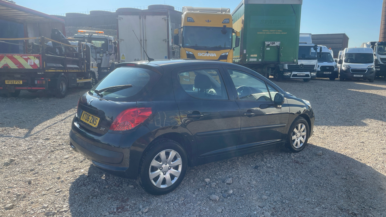 PEUGEOT 207 1.4 16V S - Hatchback: picture 4 PEUGEOT 207 1.4 16V S - Hatchback: picture 4