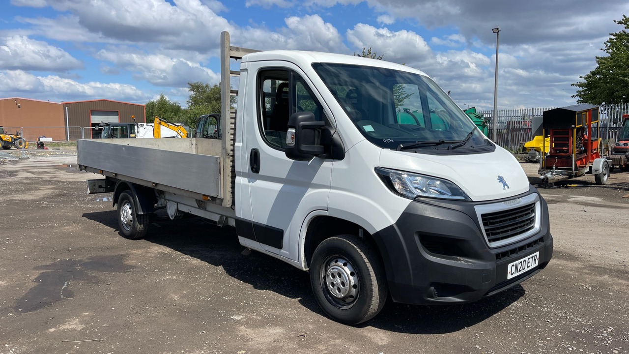 PEUGEOT BOXER 335 2.2 BLUEHDI 140PS - Open body delivery van: picture 1 PEUGEOT BOXER 335 2.2 BLUEHDI 140PS - Open body delivery van: picture 1
