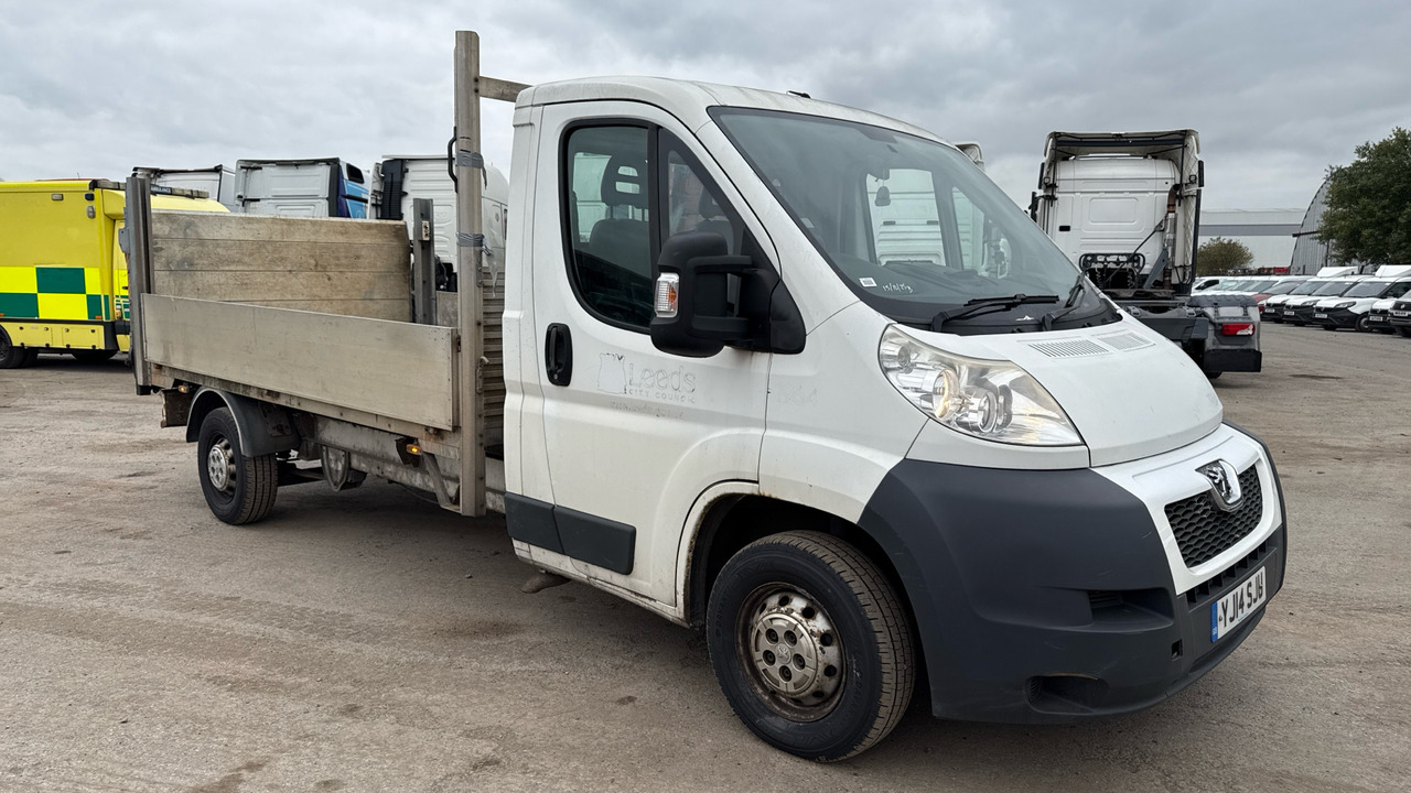 PEUGEOT BOXER 335 2.2 HDI 130PS - Open body delivery van: picture 1 PEUGEOT BOXER 335 2.2 HDI 130PS - Open body delivery van: picture 1