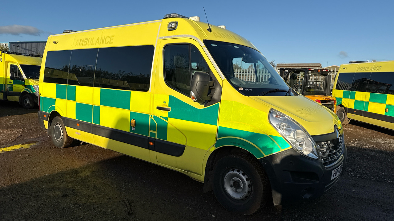 RENAULT MASTER 150.39 - Ambulance: picture 1 RENAULT MASTER 150.39 - Ambulance: picture 1