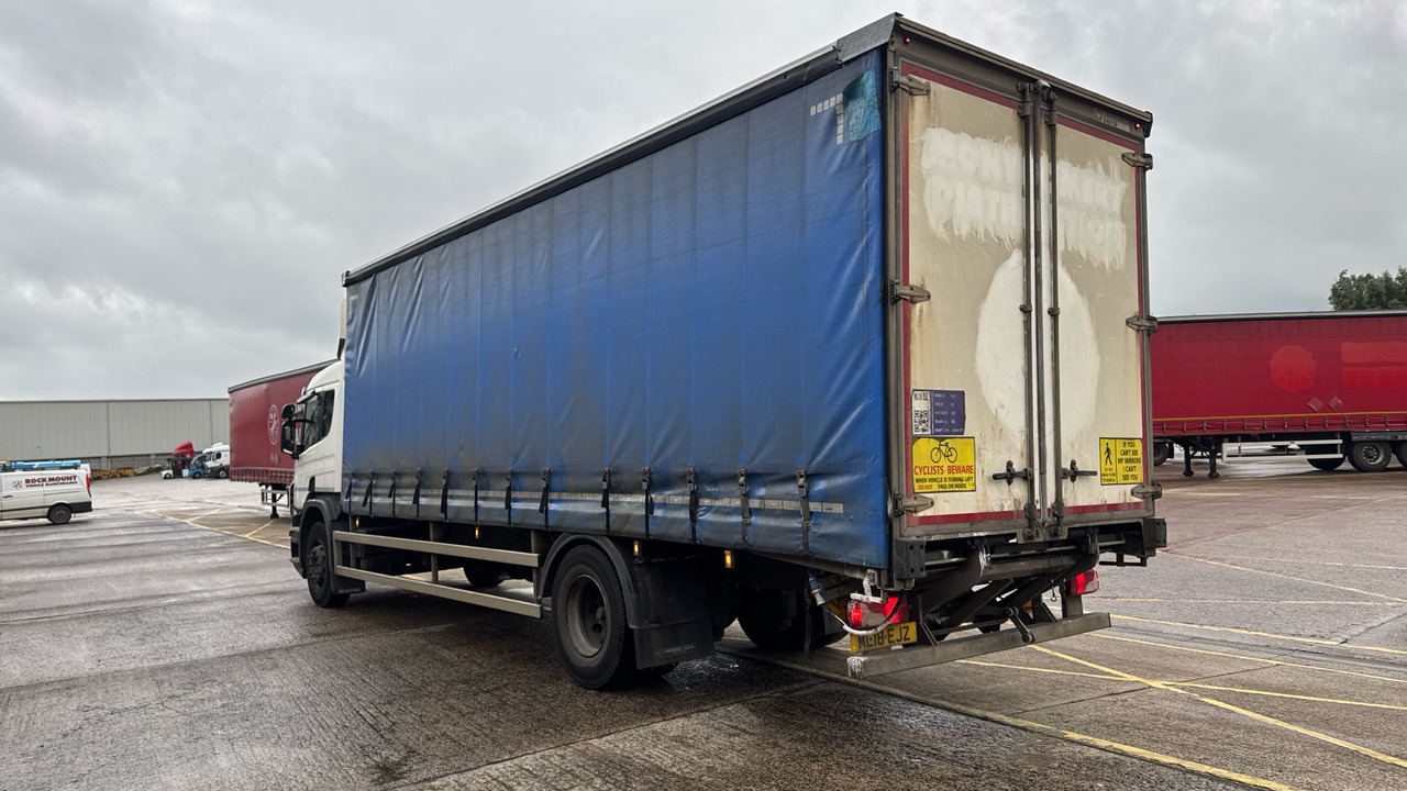 SCANIA P 250 - Curtain side truck: picture 3 SCANIA P 250 - Curtain side truck: picture 3