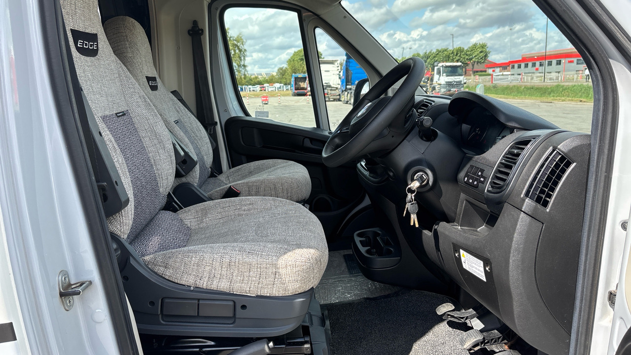 SWIFT EDGE 486 (FIAT DUCATO 3500KG) - Semi-integrated motorhome: picture 5 SWIFT EDGE 486 (FIAT DUCATO 3500KG) - Semi-integrated motorhome: picture 5