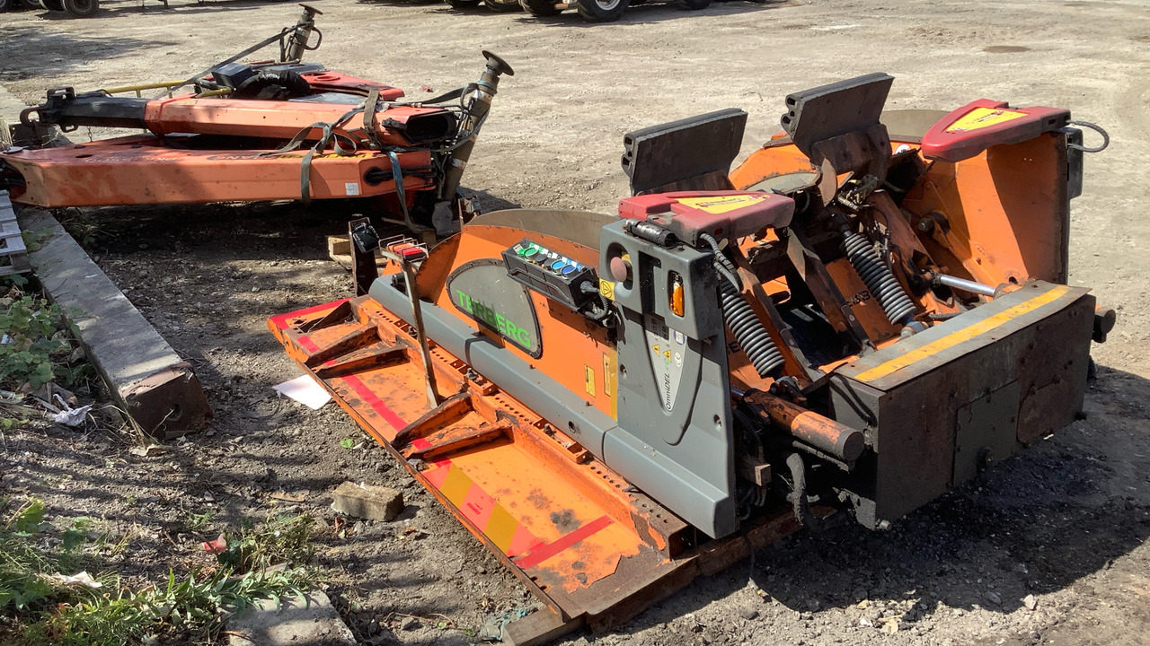 TERBERG TWIN BIN LIFT - Construction equipment: picture 5 TERBERG TWIN BIN LIFT - Construction equipment: picture 5