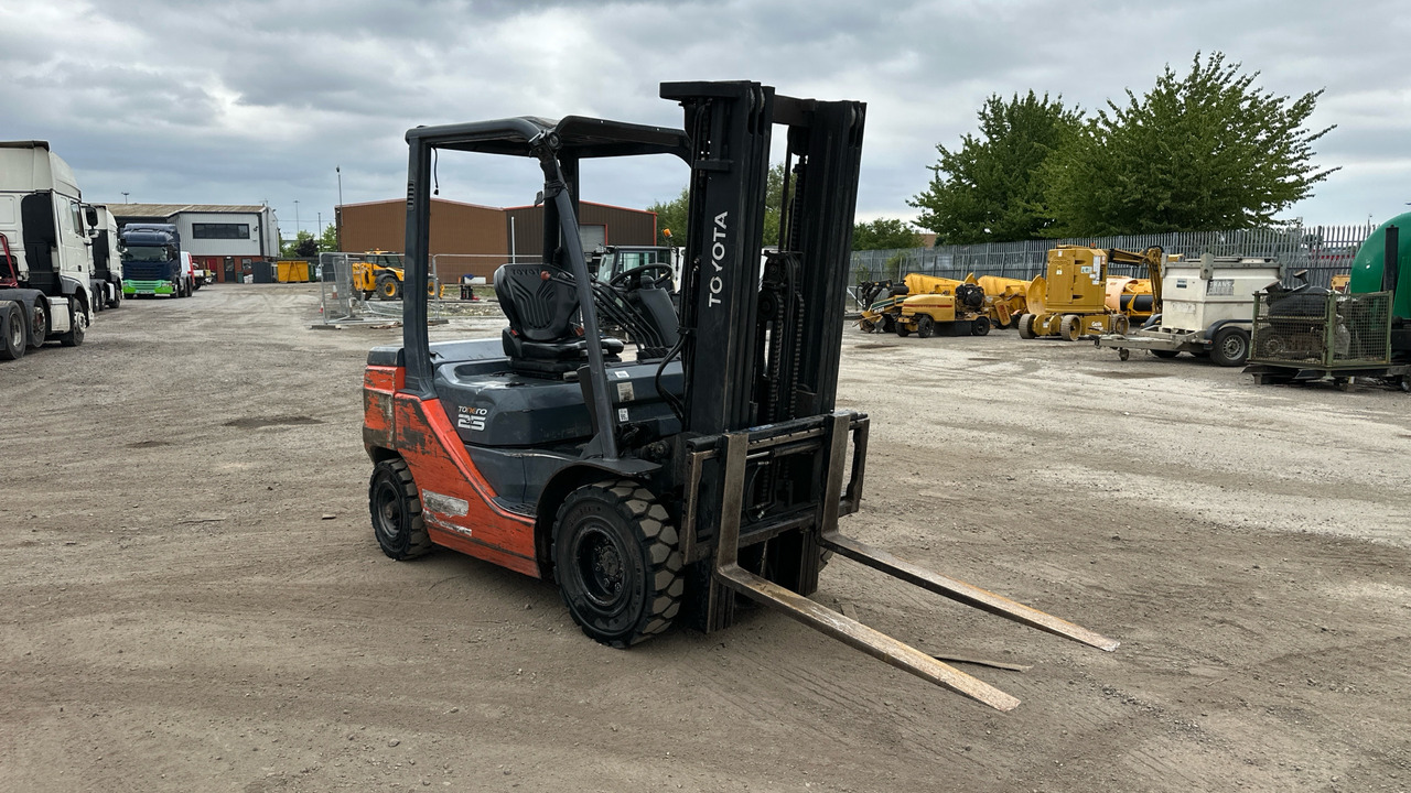 TOYOTA TONERO 25 52-8fdf25 - Diesel forklift: picture 1 TOYOTA TONERO 25 52-8fdf25 - Diesel forklift: picture 1