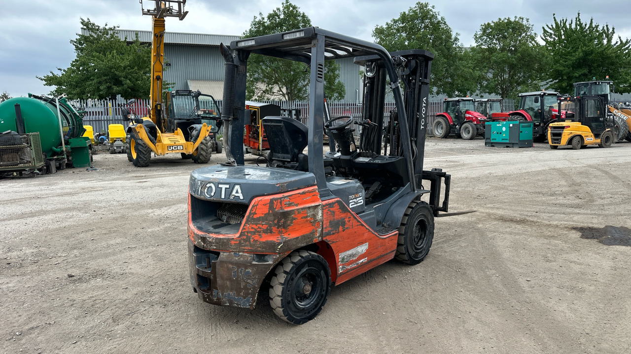 TOYOTA TONERO 25 52-8fdf25 - Diesel forklift: picture 4 TOYOTA TONERO 25 52-8fdf25 - Diesel forklift: picture 4