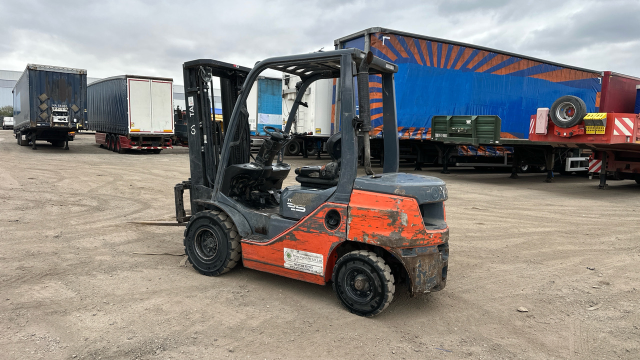 TOYOTA TONERO 25 52-8fdf25 - Diesel forklift: picture 3 TOYOTA TONERO 25 52-8fdf25 - Diesel forklift: picture 3