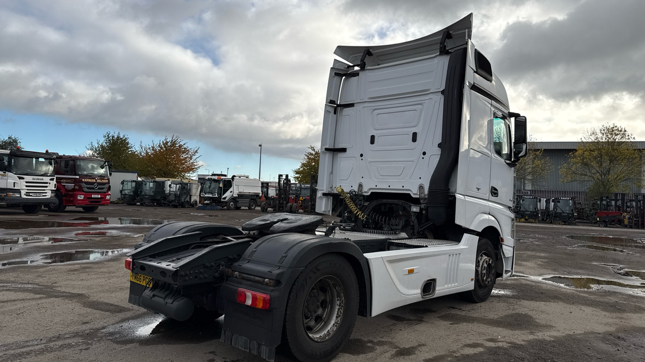 MERCEDES-BENZ ACTROS 1843 - Tractor unit: picture 4 MERCEDES-BENZ ACTROS 1843 - Tractor unit: picture 4