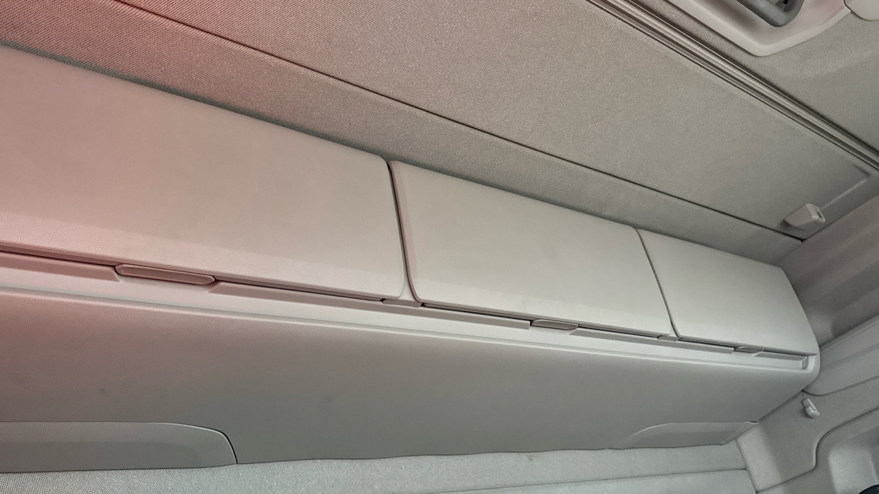 Tractor unit SCANIA R  450: picture 16