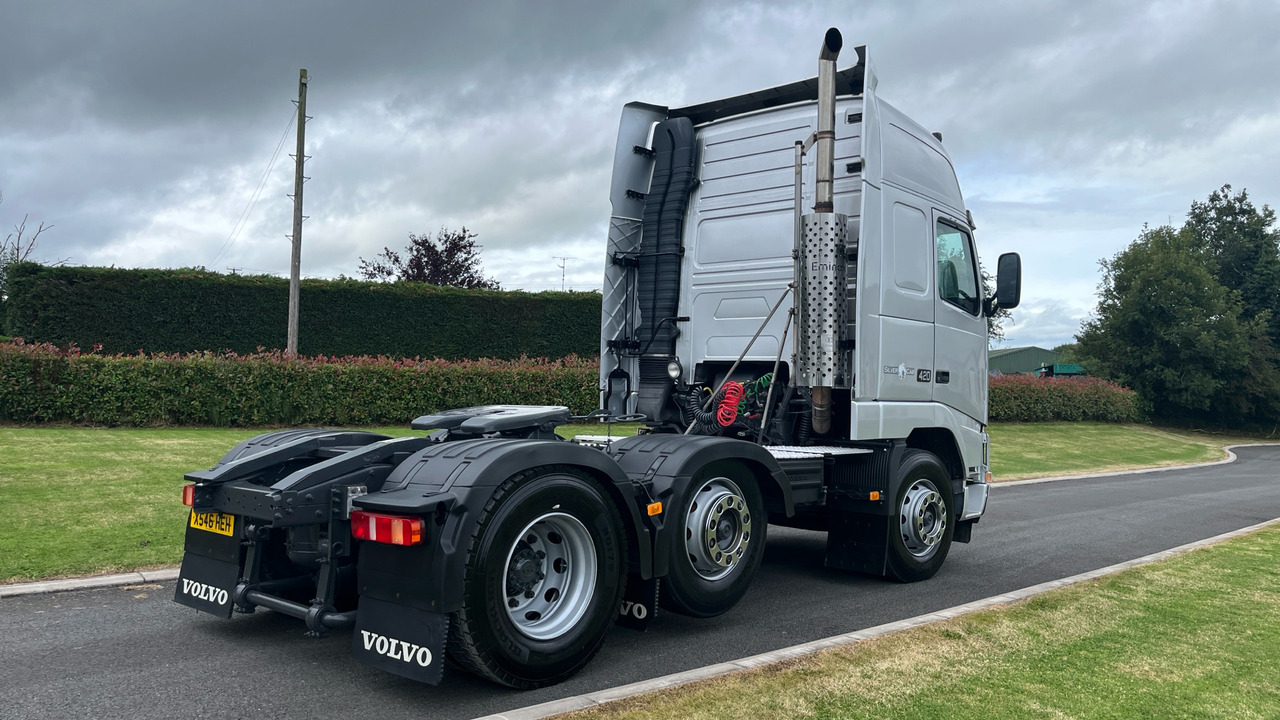 VOLVO FH12.420 SILVER EDITION - XL GLOBETROTTER - Tractor unit: picture 4 VOLVO FH12.420 SILVER EDITION - XL GLOBETROTTER - Tractor unit: picture 4