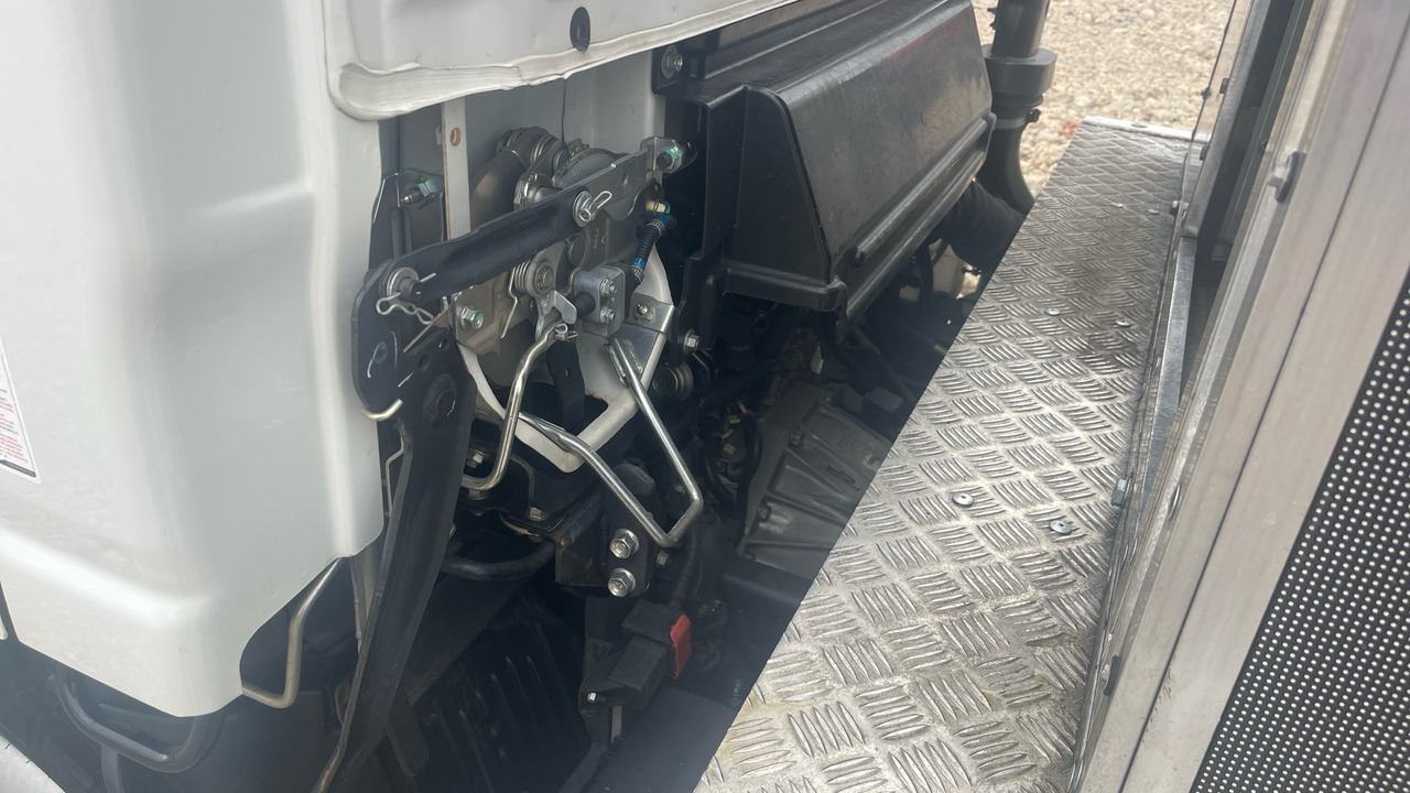 Truck, Municipal/ Special vehicle Isuzu Grafter N35.125: picture 18